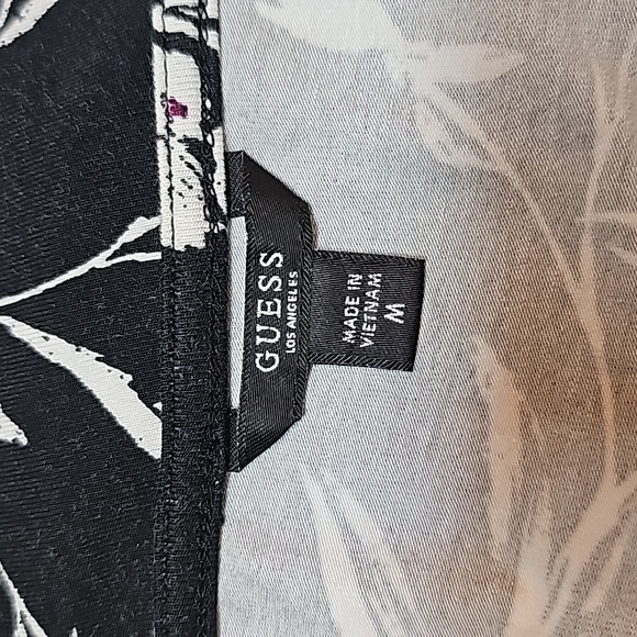 GUESS ERIE BLACK RUCHED V NECK CROP TOP - Picture 9 of 13